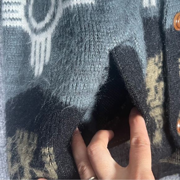 Vintage RUMINAHUI Men’s Large Blue Aztec Wool Button Hooded Cardigan Sweater - Picture 5 of 14